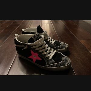 Golden Goose Midstar. Black suede with cracked leather & hot pink star detail